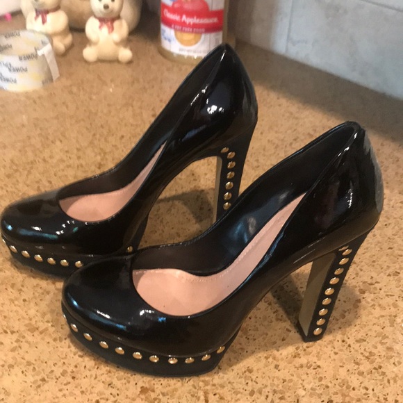 Vince Camuto 5 inch heels Shiny look size 7 - Picture 2 of 8
